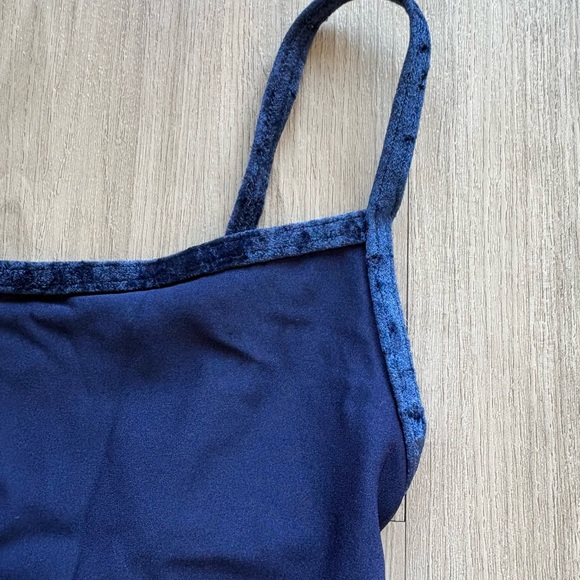 Yumiko Daniela Leotard - Picture 2 of 5